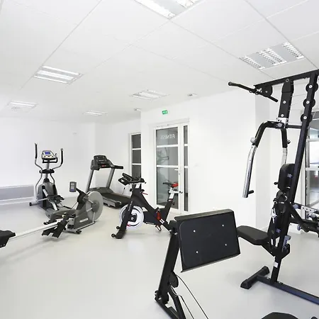 Ξενοδοχείο με διαμερίσματα Nemea Eiffel 3*