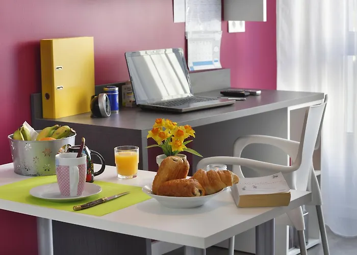 Nemea Eiffel Lägenhetshotell Dijon